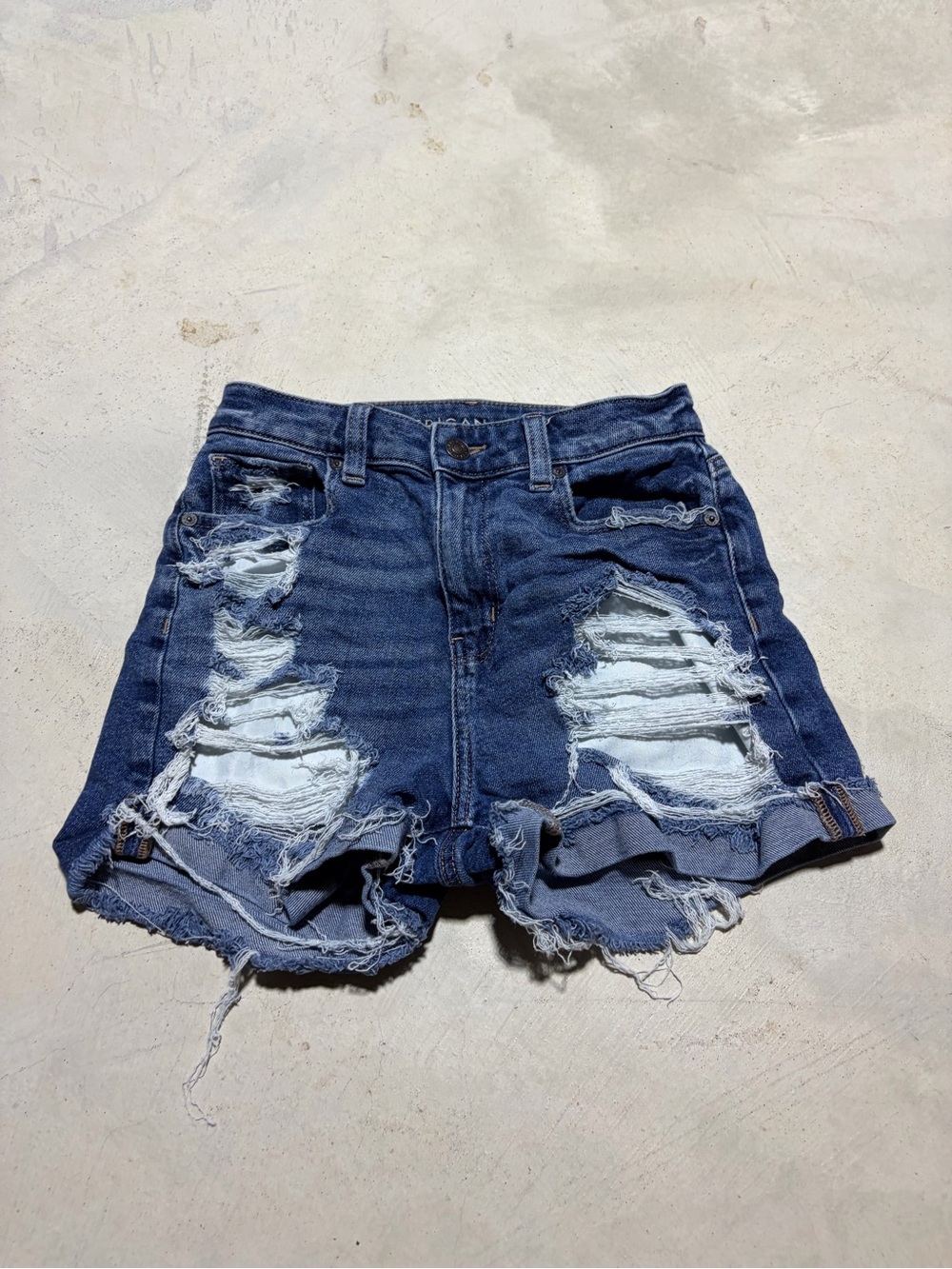 American Eagle mom short Blue Distressed Denim Shorts 0